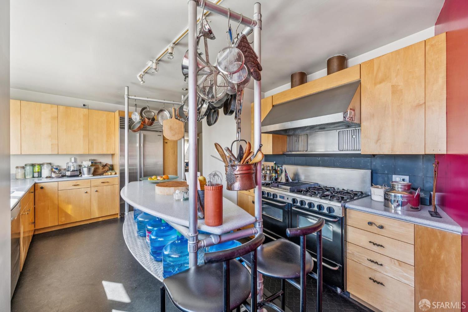 Detail Gallery Image 14 of 21 For 148 Beaumont Ave, San Francisco,  CA 94118 - 2 Beds | 1 Baths