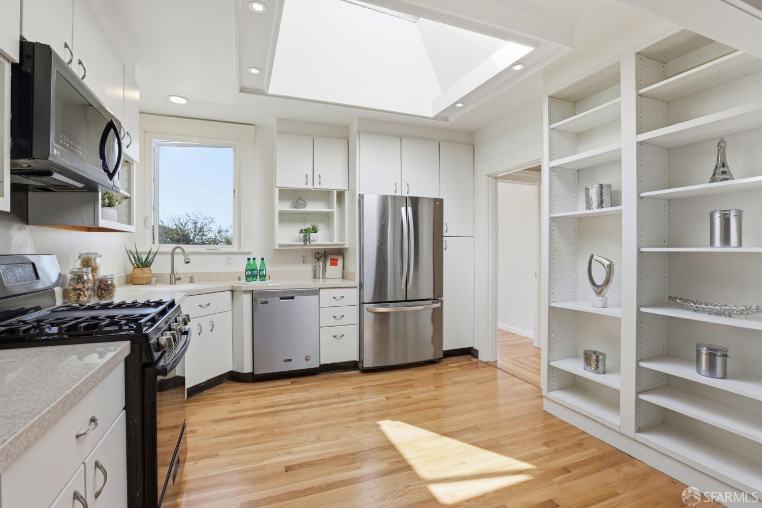 Detail Gallery Image 6 of 53 For 2455 25th Ave, San Francisco,  CA 94116 - 4 Beds | 2 Baths