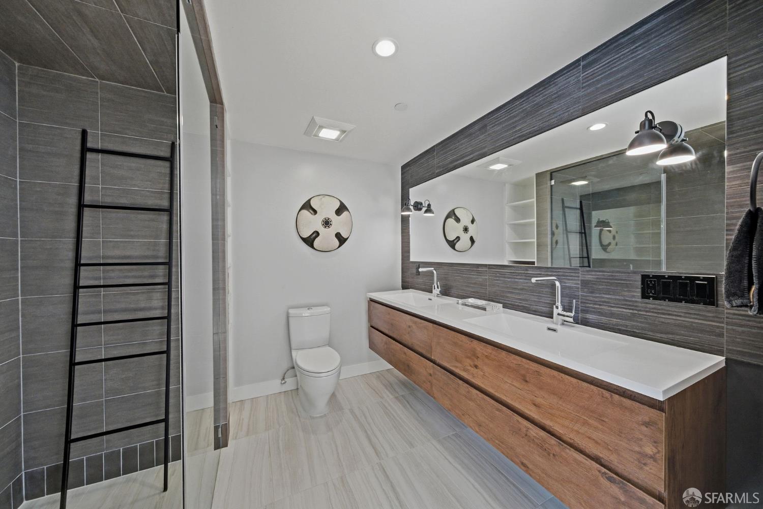 Photo #12: 426113863 Listing: Photo #12