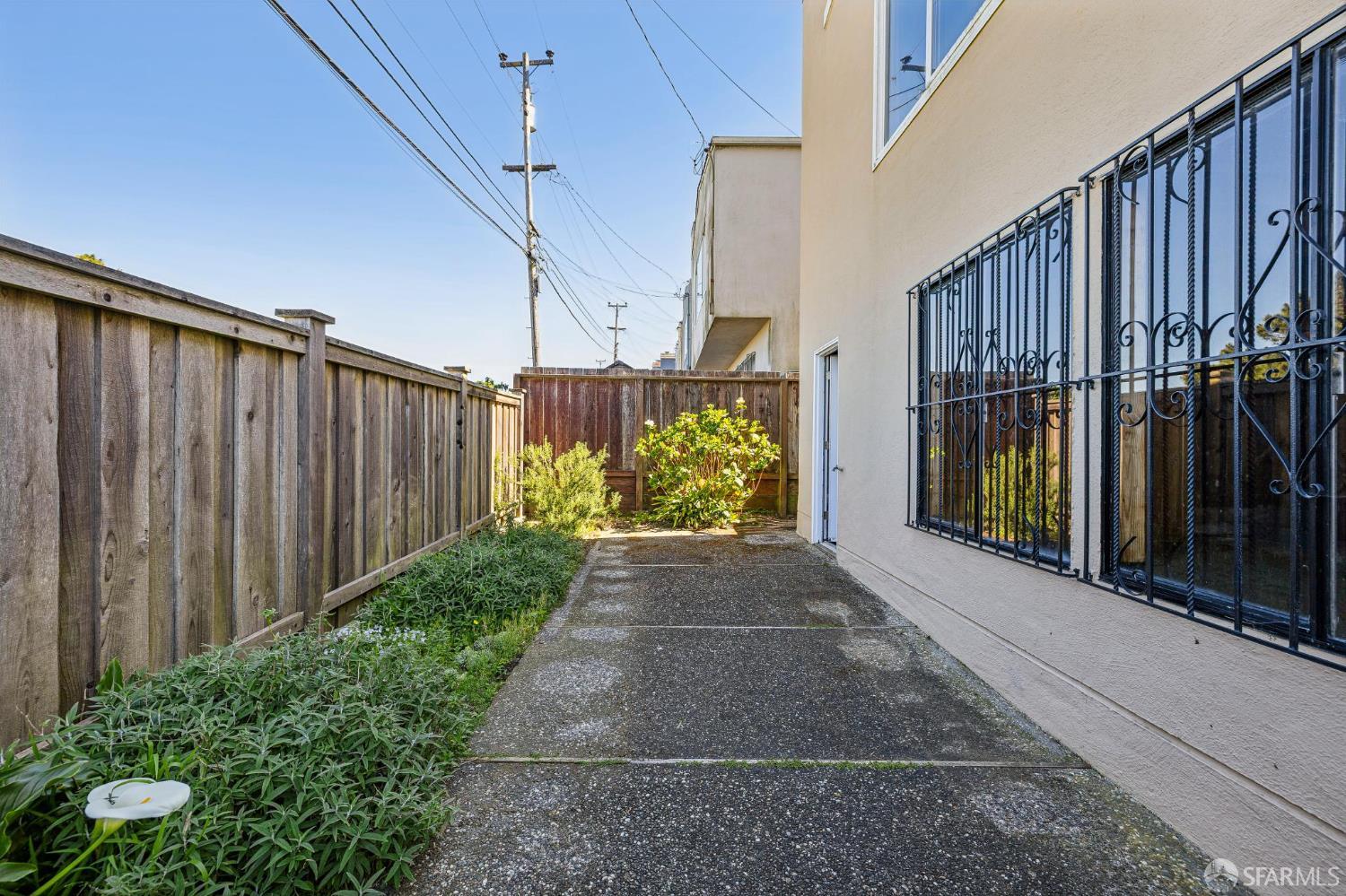 Detail Gallery Image 28 of 35 For 196 Alta Vista Way, Daly City,  CA 94014 - 2 Beds | 1 Baths