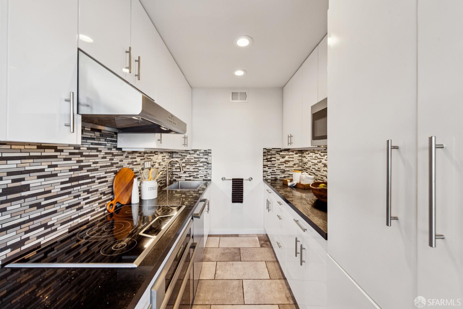 Photo #9: 426109558 Listing: Photo #9