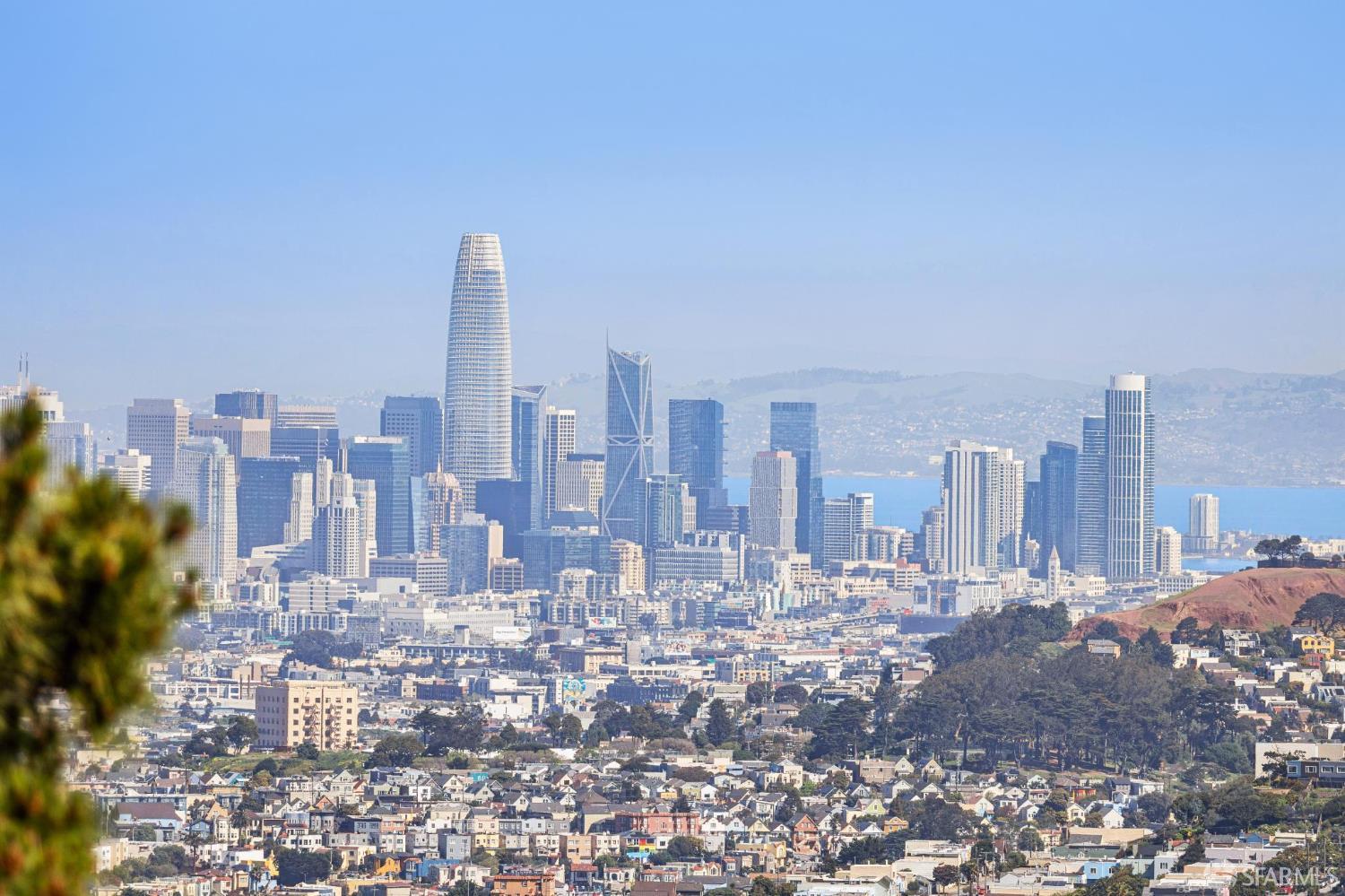 Detail Gallery Image 4 of 35 For 196 Alta Vista Way, Daly City,  CA 94014 - 2 Beds | 1 Baths