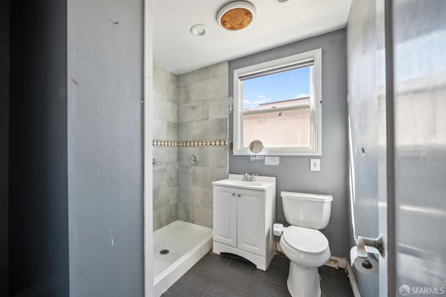 Detail Gallery Image 10 of 20 For 25 Claremont Blvd, San Francisco,  CA 94127 - 2 Beds | 1/1 Baths