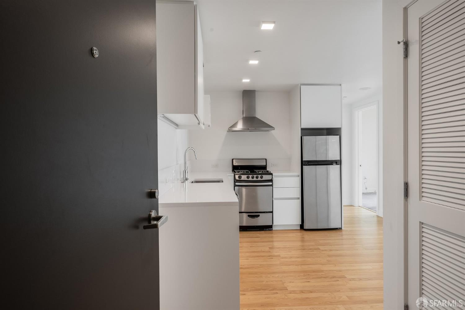 Photo #2: 426113997 Listing: Photo #2