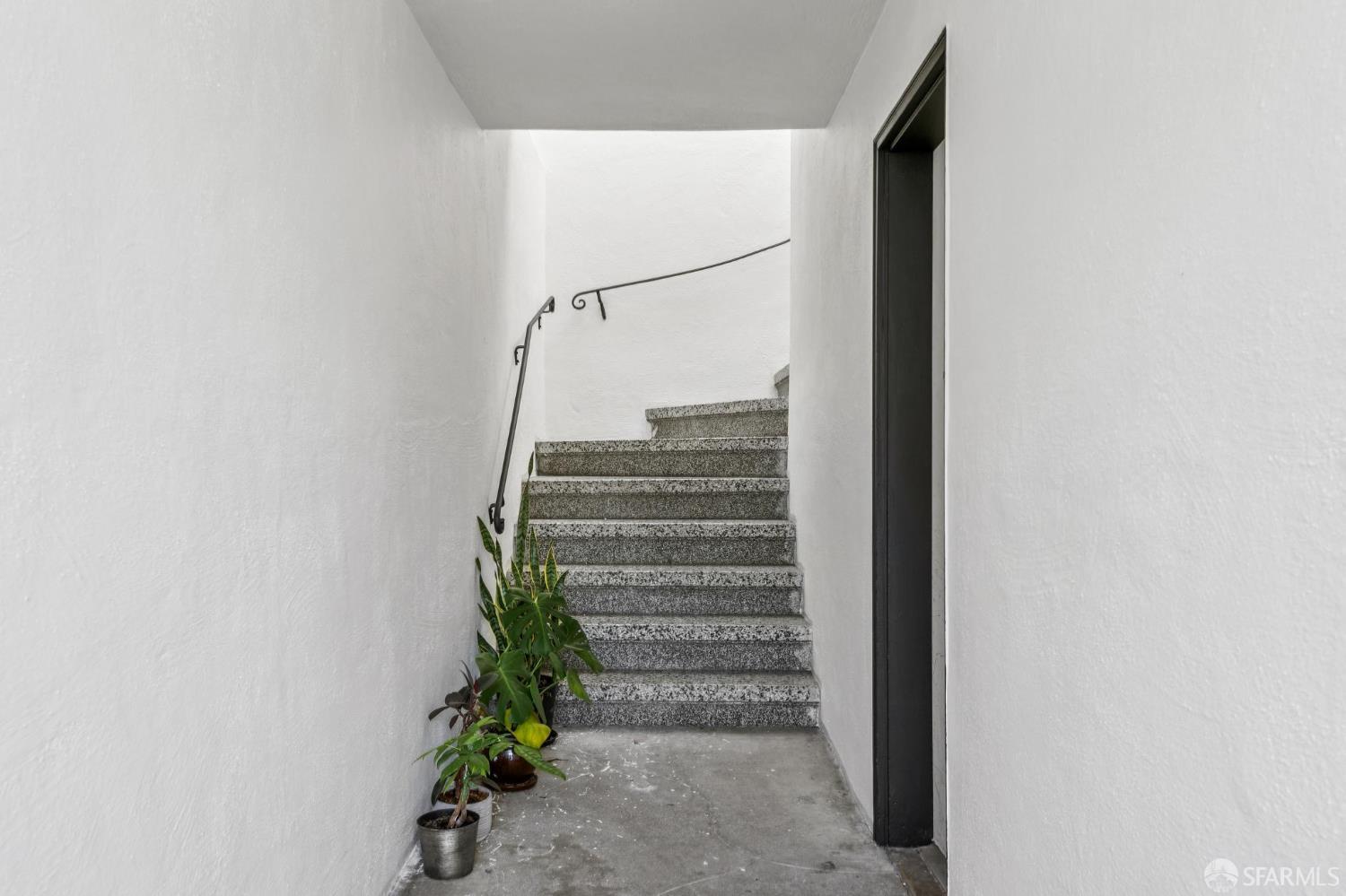 Detail Gallery Image 3 of 36 For 668 Orange St, Daly City,  CA 94014 - 3 Beds | 2 Baths