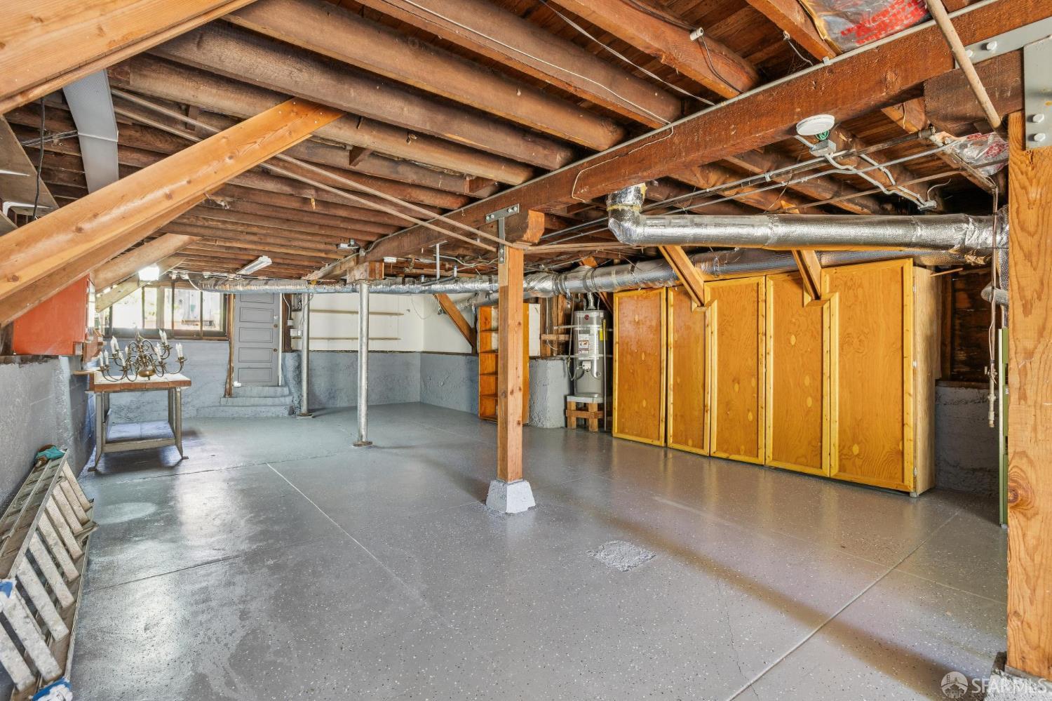 Detail Gallery Image 31 of 36 For 327 London St, San Francisco,  CA 94112 - 3 Beds | 2 Baths