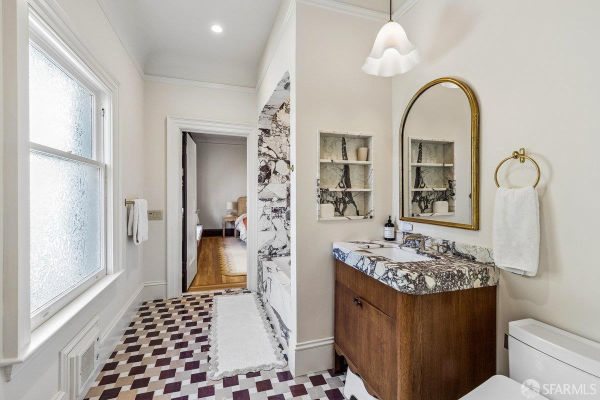 Detail Gallery Image 54 of 85 For 2196 Jackson St, San Francisco,  CA 94115 - 5 Beds | 4/1 Baths