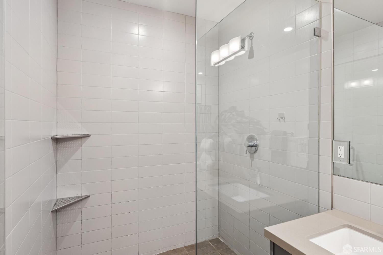 Photo #30: 426113923 Listing: Photo #30