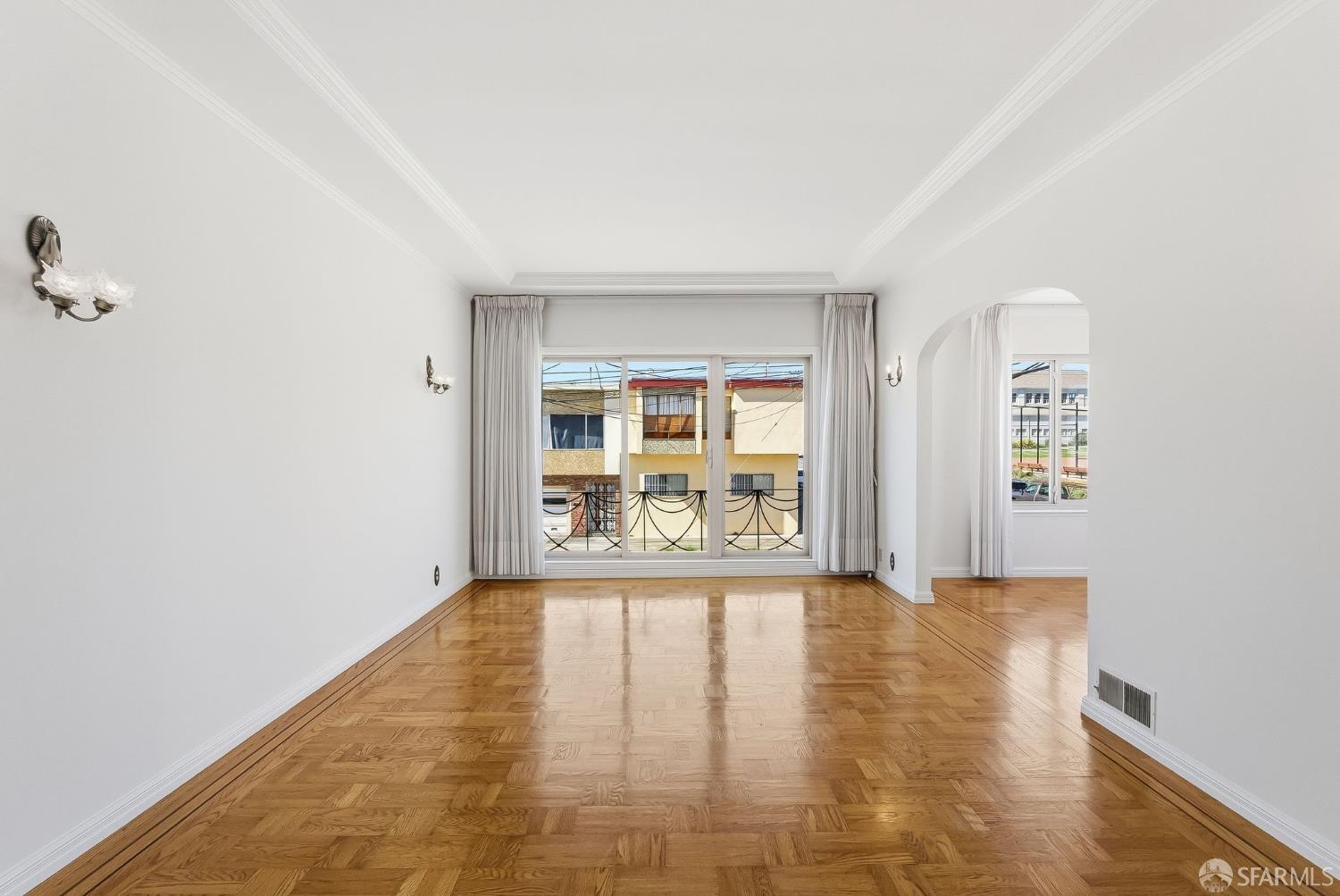 Detail Gallery Image 6 of 52 For 345 Felton St, San Francisco,  CA 94134 - 2 Beds | 1 Baths