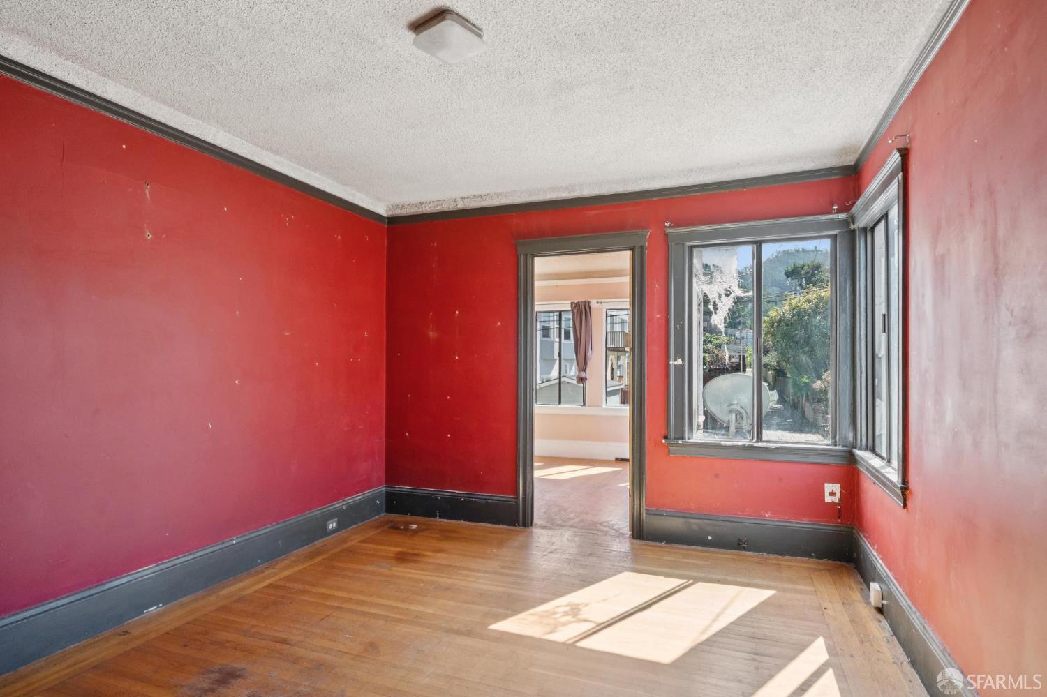 Detail Gallery Image 14 of 20 For 25 Claremont Blvd, San Francisco,  CA 94127 - 2 Beds | 1/1 Baths