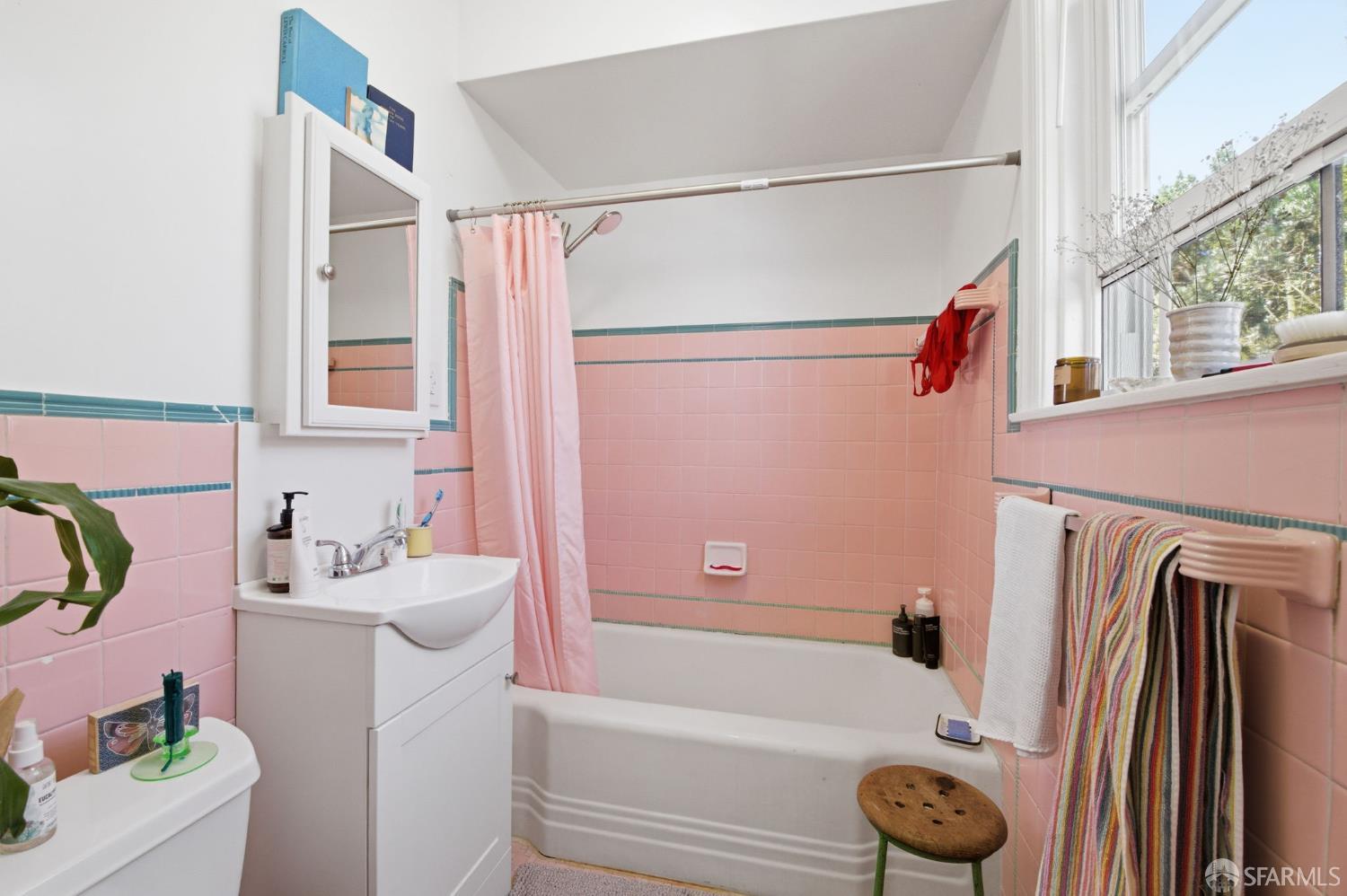 Detail Gallery Image 25 of 40 For 252 Chattanooga St, San Francisco,  CA 94114 - – Beds | – Baths