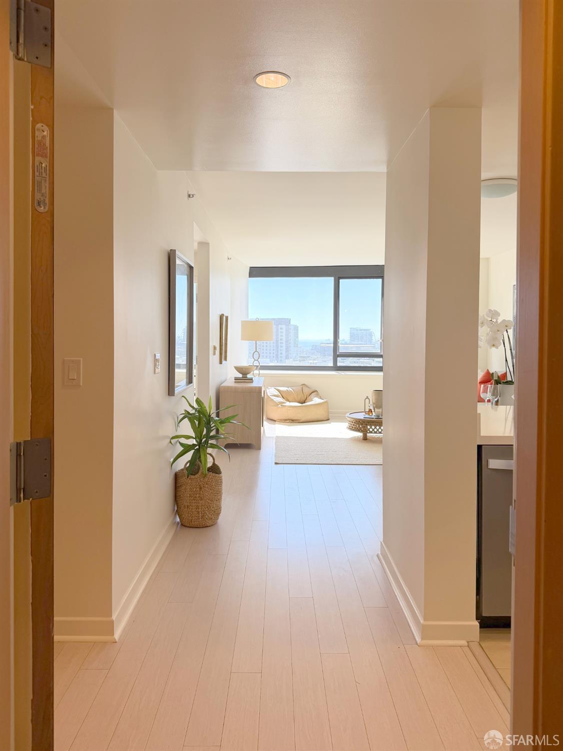 Photo #3: 426100759 Listing: Photo #3