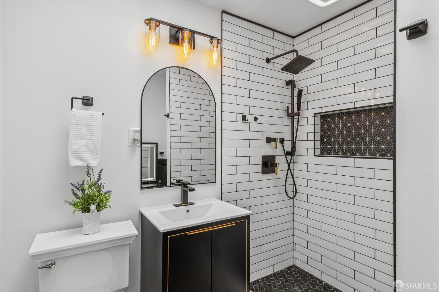 Detail Gallery Image 16 of 36 For 668 Orange St, Daly City,  CA 94014 - 3 Beds | 2 Baths