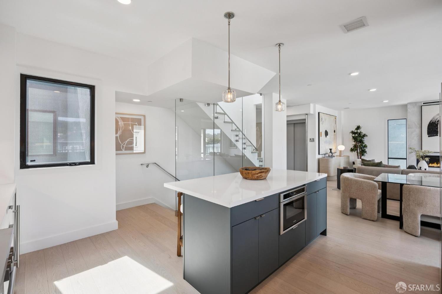 Photo #8: 426113949 Listing: Photo #8