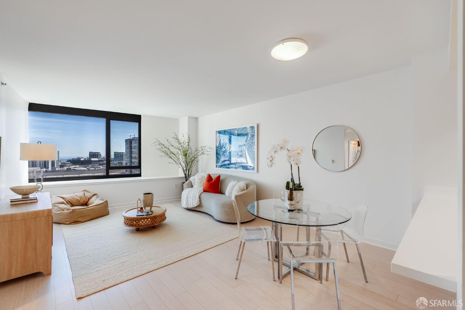 Photo #4: 426100759 Listing: Photo #4