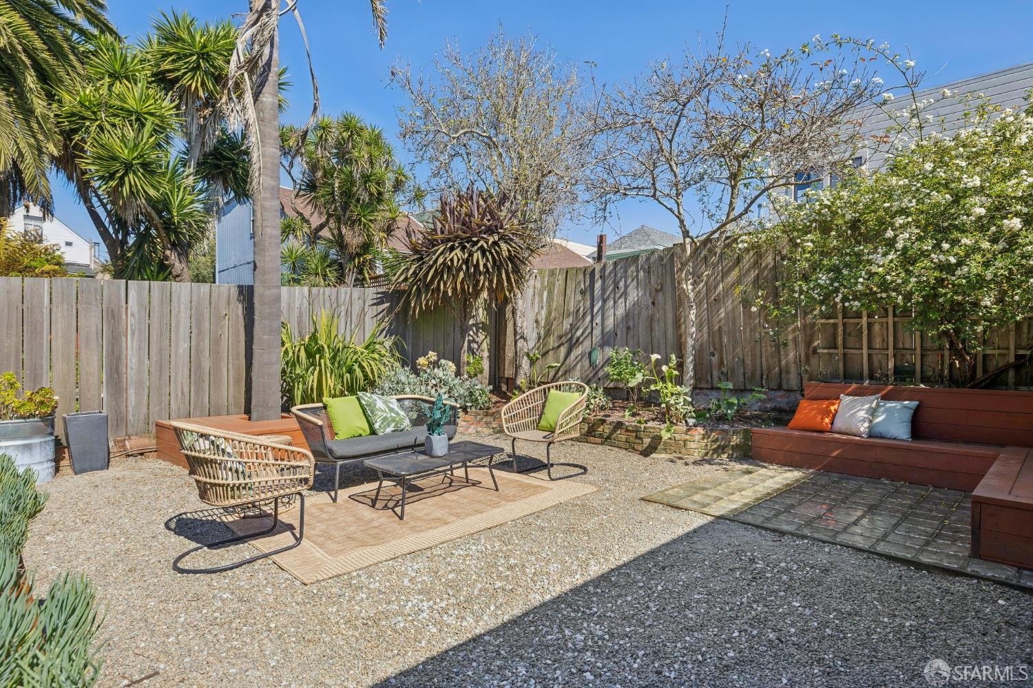 Detail Gallery Image 33 of 36 For 327 London St, San Francisco,  CA 94112 - 3 Beds | 2 Baths