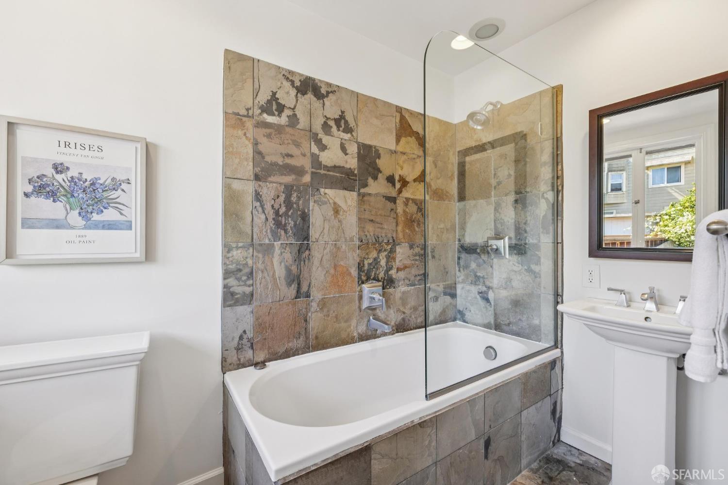 Detail Gallery Image 22 of 36 For 327 London St, San Francisco,  CA 94112 - 3 Beds | 2 Baths