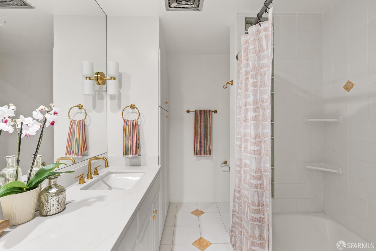 Photo #27: 426108101 Listing: Photo #27