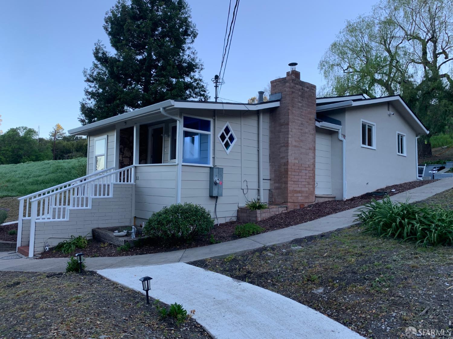 Detail Gallery Image 2 of 22 For 11 Recreation Dr, La Honda,  CA 94020 - 3 Beds | 1/1 Baths