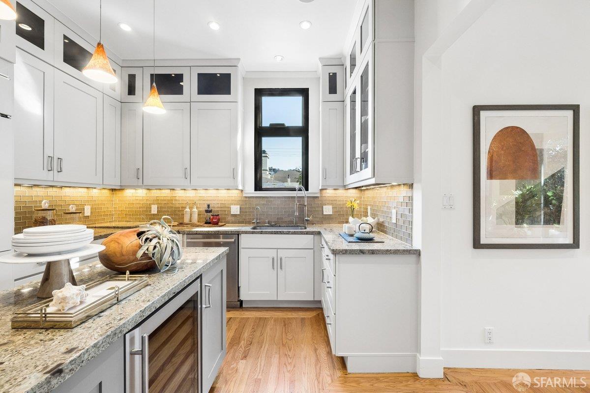 Detail Gallery Image 33 of 87 For 80 Diamond St, San Francisco,  CA 94114 - 3 Beds | 3 Baths