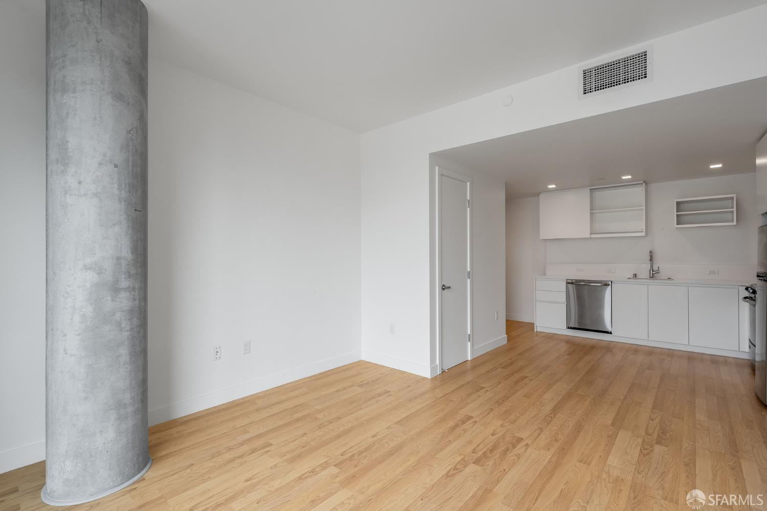 Photo #7: 426113997 Listing: Photo #7