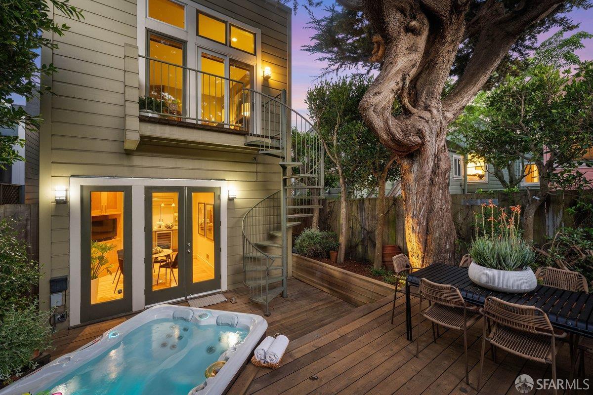 Detail Gallery Image 5 of 87 For 80 Diamond St, San Francisco,  CA 94114 - 3 Beds | 3 Baths