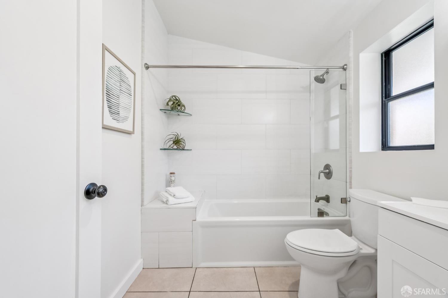 Detail Gallery Image 7 of 12 For 283 Madrid St, San Francisco,  CA 94112 - 2 Beds | 2 Baths