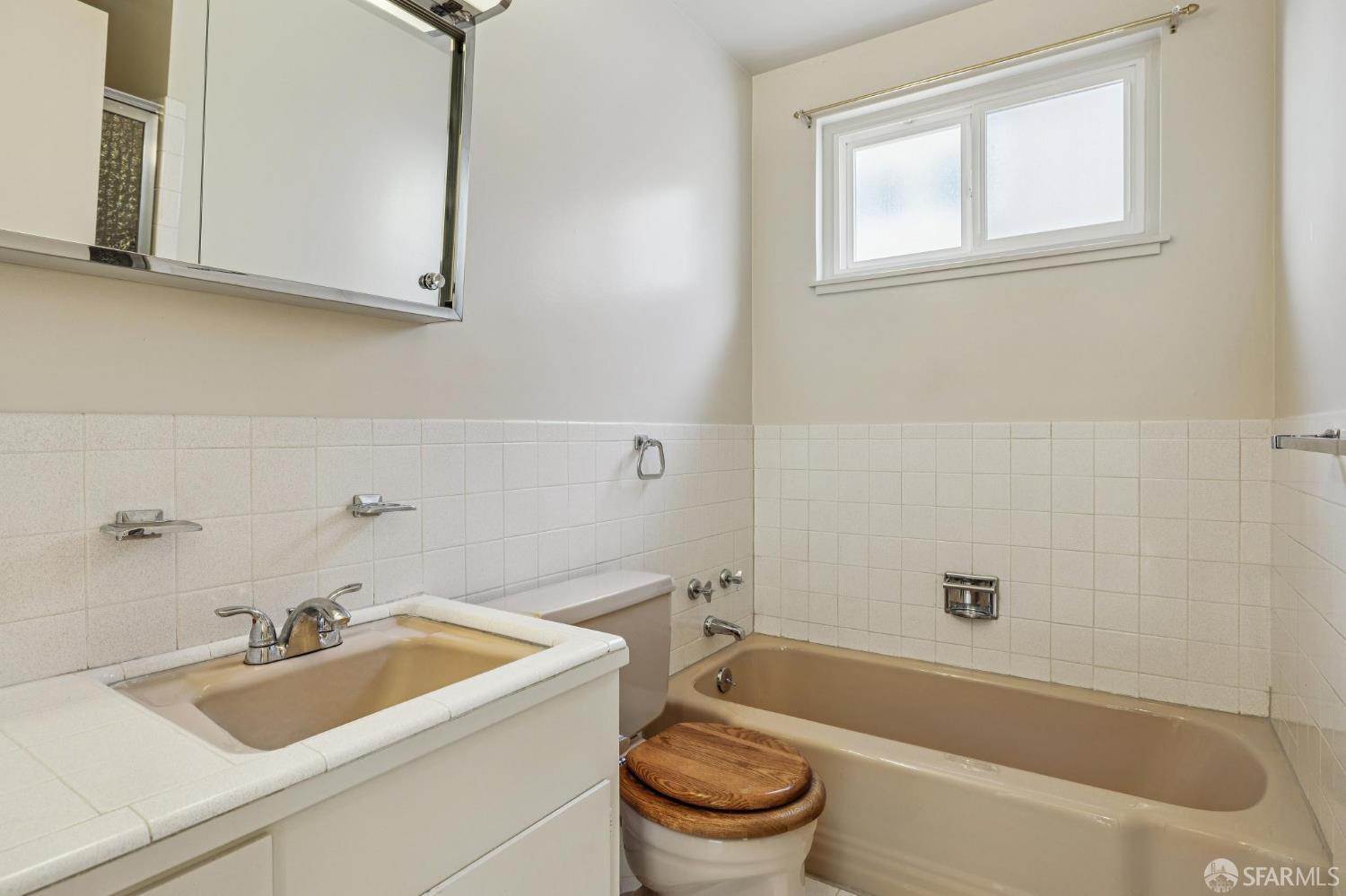 Detail Gallery Image 23 of 35 For 196 Alta Vista Way, Daly City,  CA 94014 - 2 Beds | 1 Baths