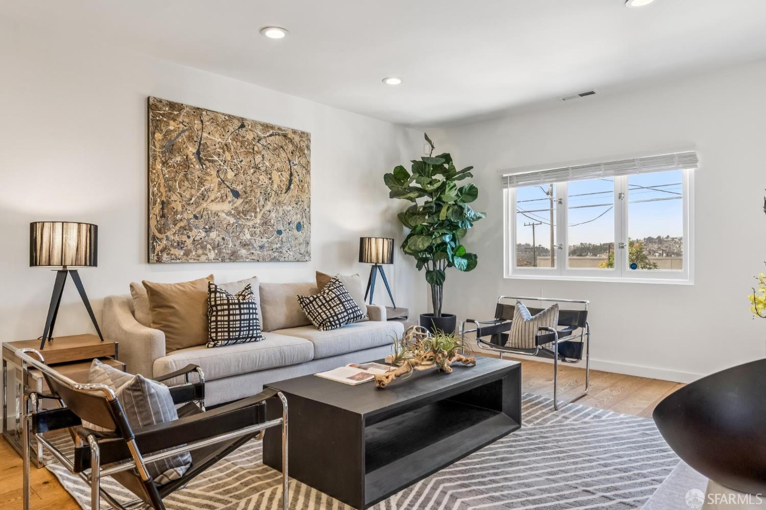 Detail Gallery Image 3 of 12 For 283 Madrid St, San Francisco,  CA 94112 - 2 Beds | 2 Baths