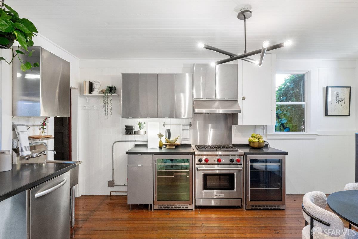 Detail Gallery Image 5 of 13 For 49 Albion St a,  San Francisco,  CA 94103 - 3 Beds | 2 Baths