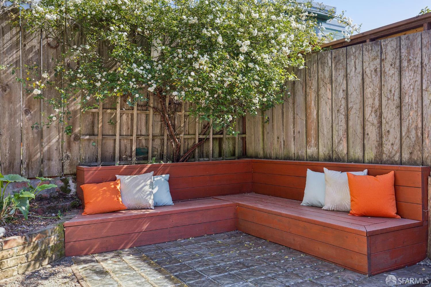 Detail Gallery Image 35 of 36 For 327 London St, San Francisco,  CA 94112 - 3 Beds | 2 Baths