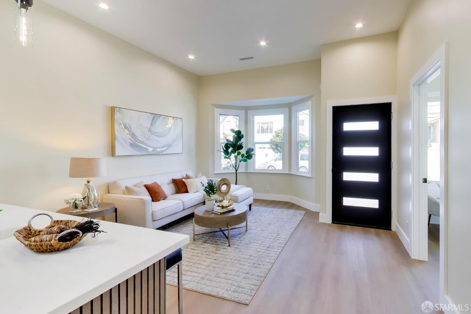 Detail Gallery Image 4 of 25 For 57 Cayuga Ave, San Francisco,  CA 94112 - 2 Beds | 2 Baths