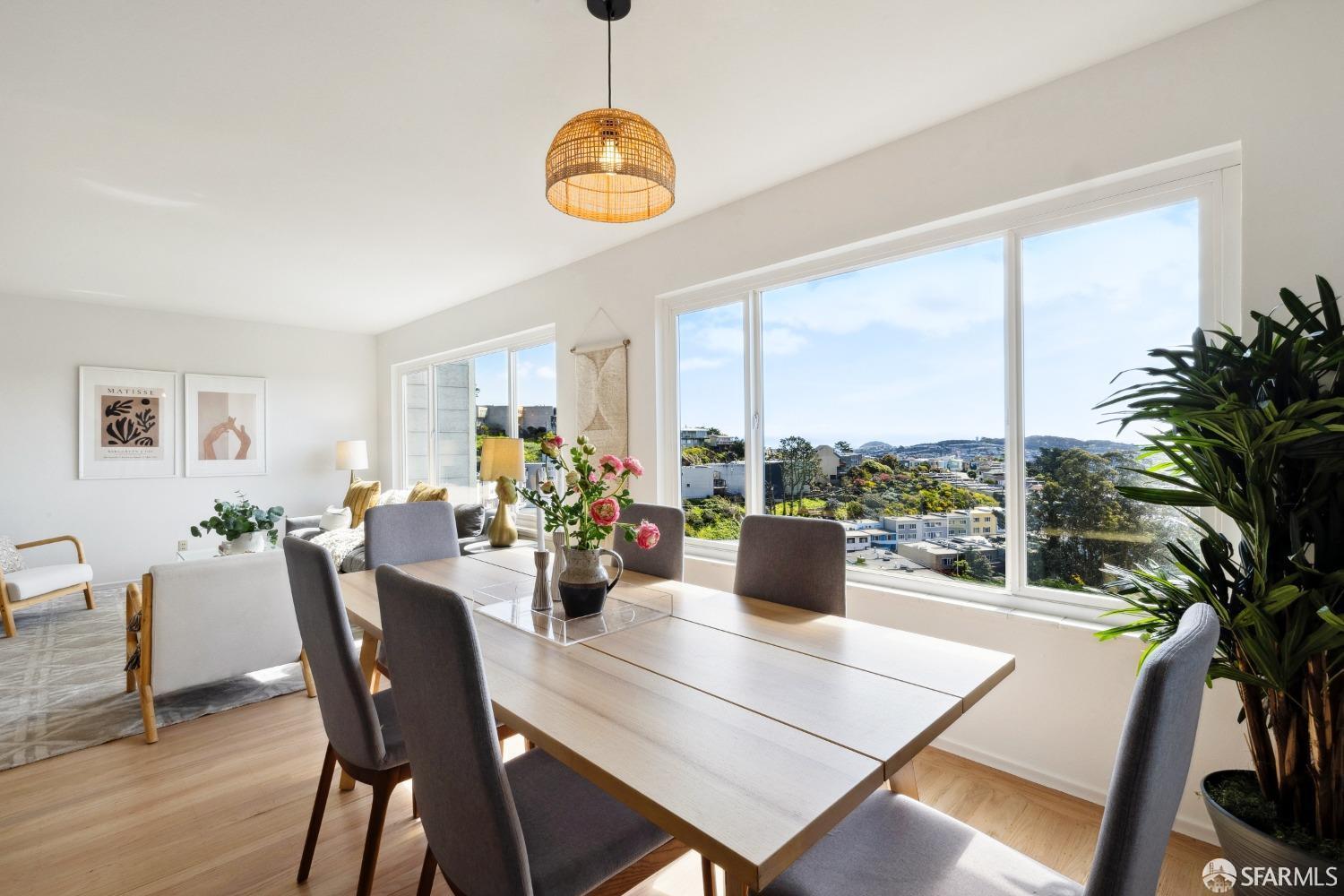 Detail Gallery Image 11 of 21 For 134 Stanford Heights Ave, San Francisco,  CA 94127 - 3 Beds | 2 Baths