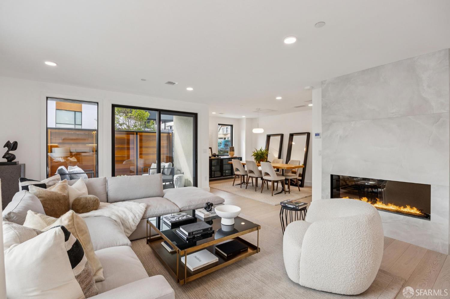 Photo #4: 426113753 Listing: Photo #4