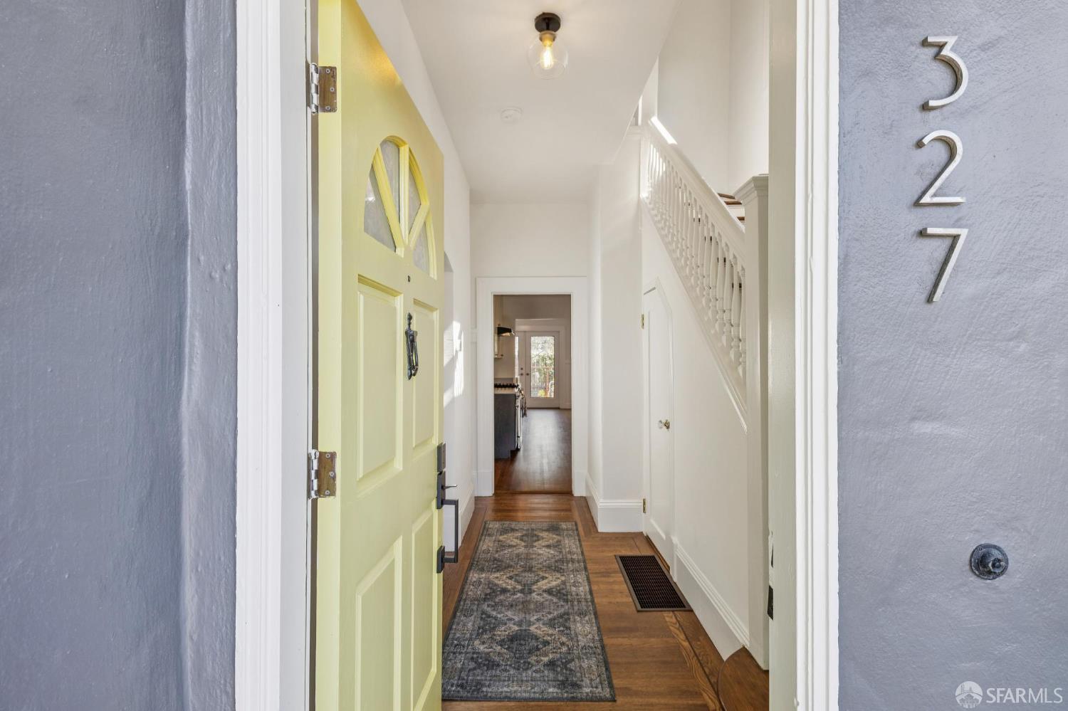 Detail Gallery Image 2 of 36 For 327 London St, San Francisco,  CA 94112 - 3 Beds | 2 Baths
