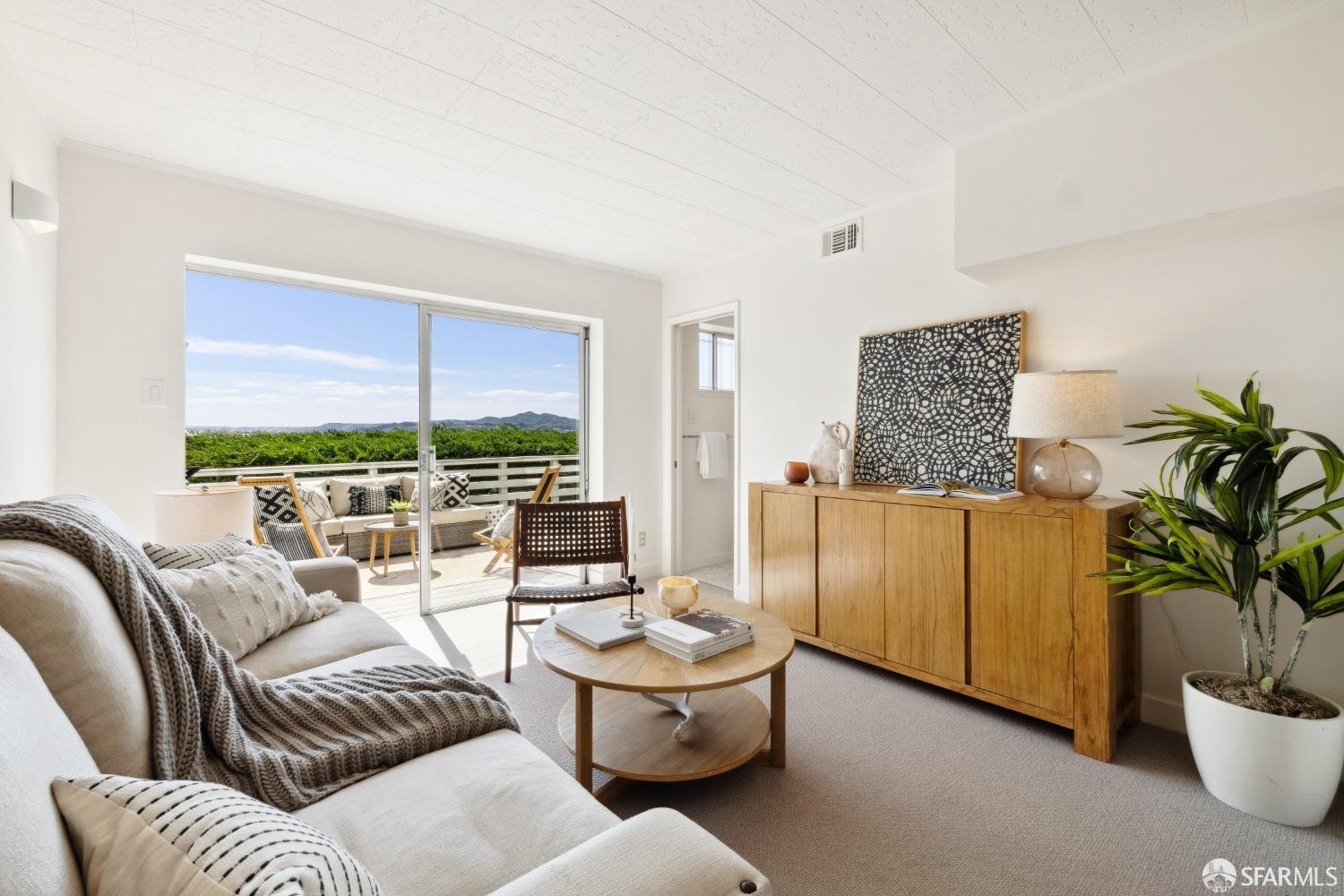 Detail Gallery Image 17 of 21 For 134 Stanford Heights Ave, San Francisco,  CA 94127 - 3 Beds | 2 Baths