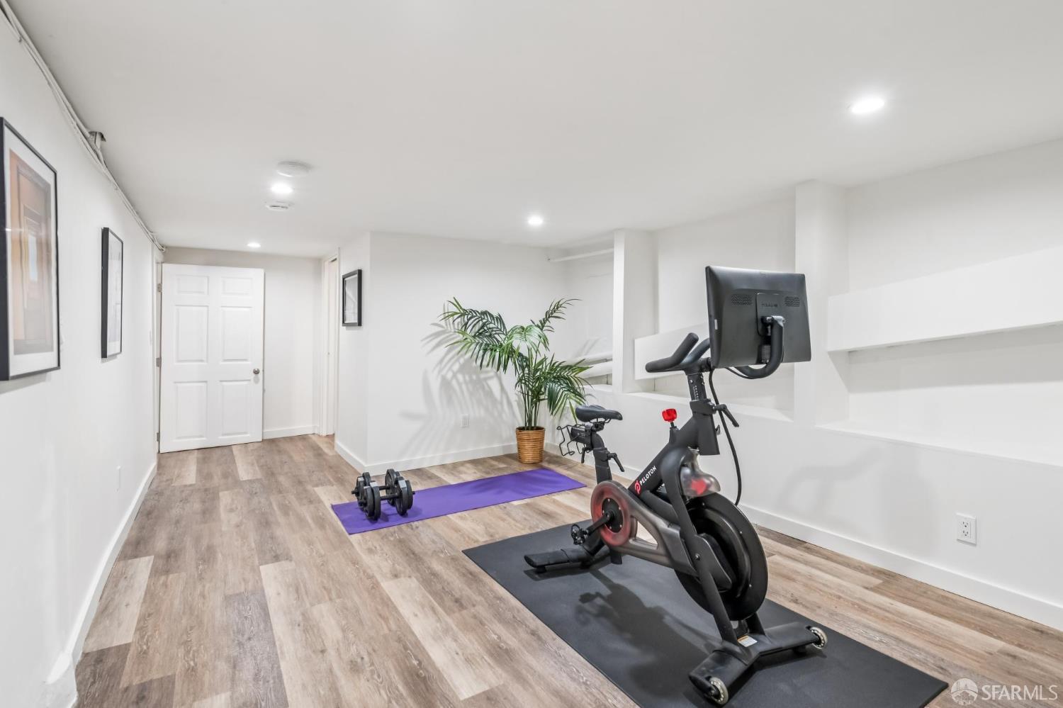 Detail Gallery Image 11 of 12 For 283 Madrid St, San Francisco,  CA 94112 - 2 Beds | 2 Baths