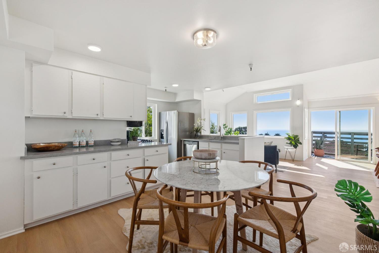 Detail Gallery Image 16 of 53 For 528 Monterey Rd, Pacifica,  CA 94044 - 3 Beds | 2/1 Baths