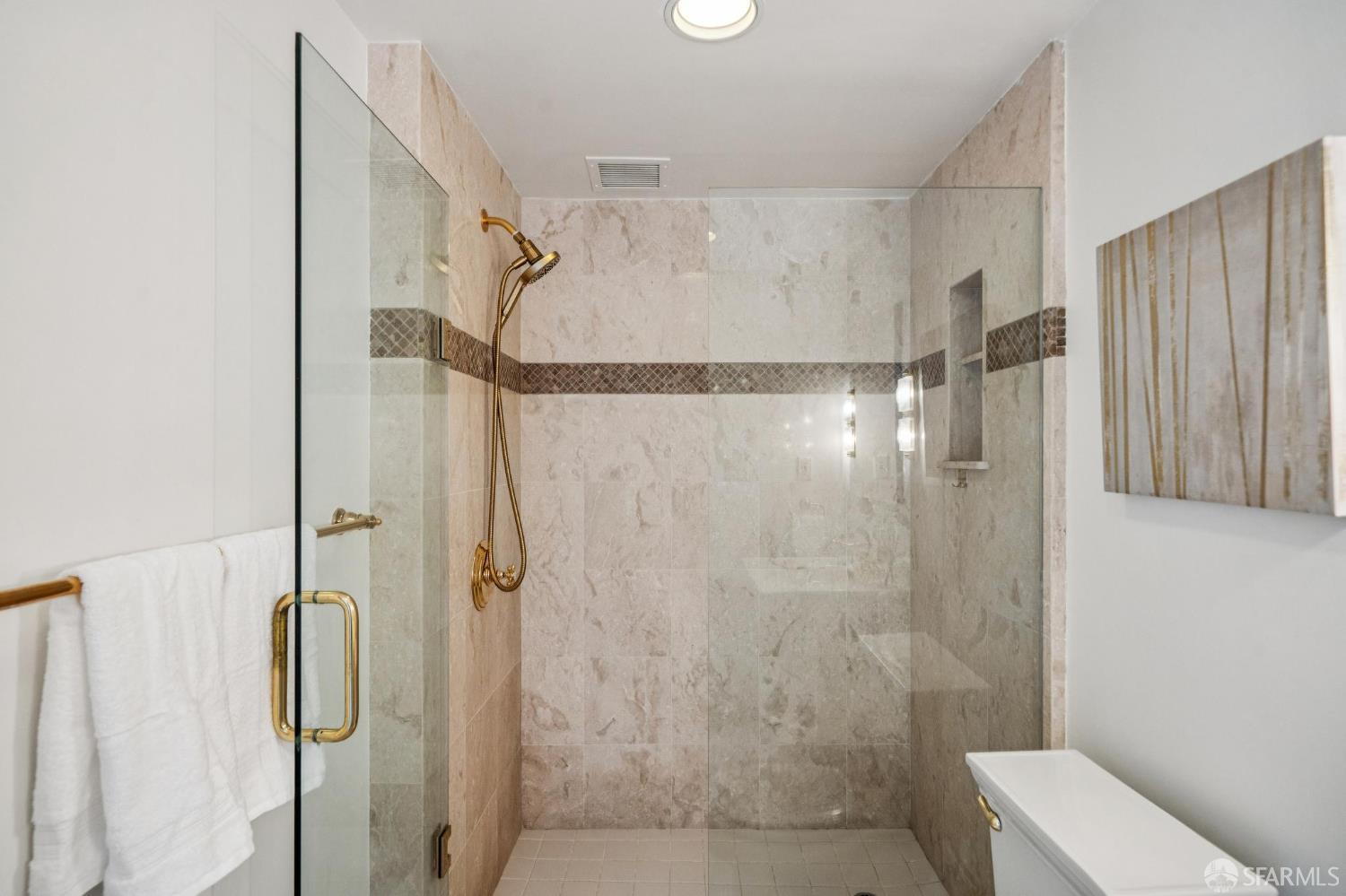 Detail Gallery Image 23 of 48 For 1000 North Point St #902,  San Francisco,  CA 94109 - 2 Beds | 1 Baths