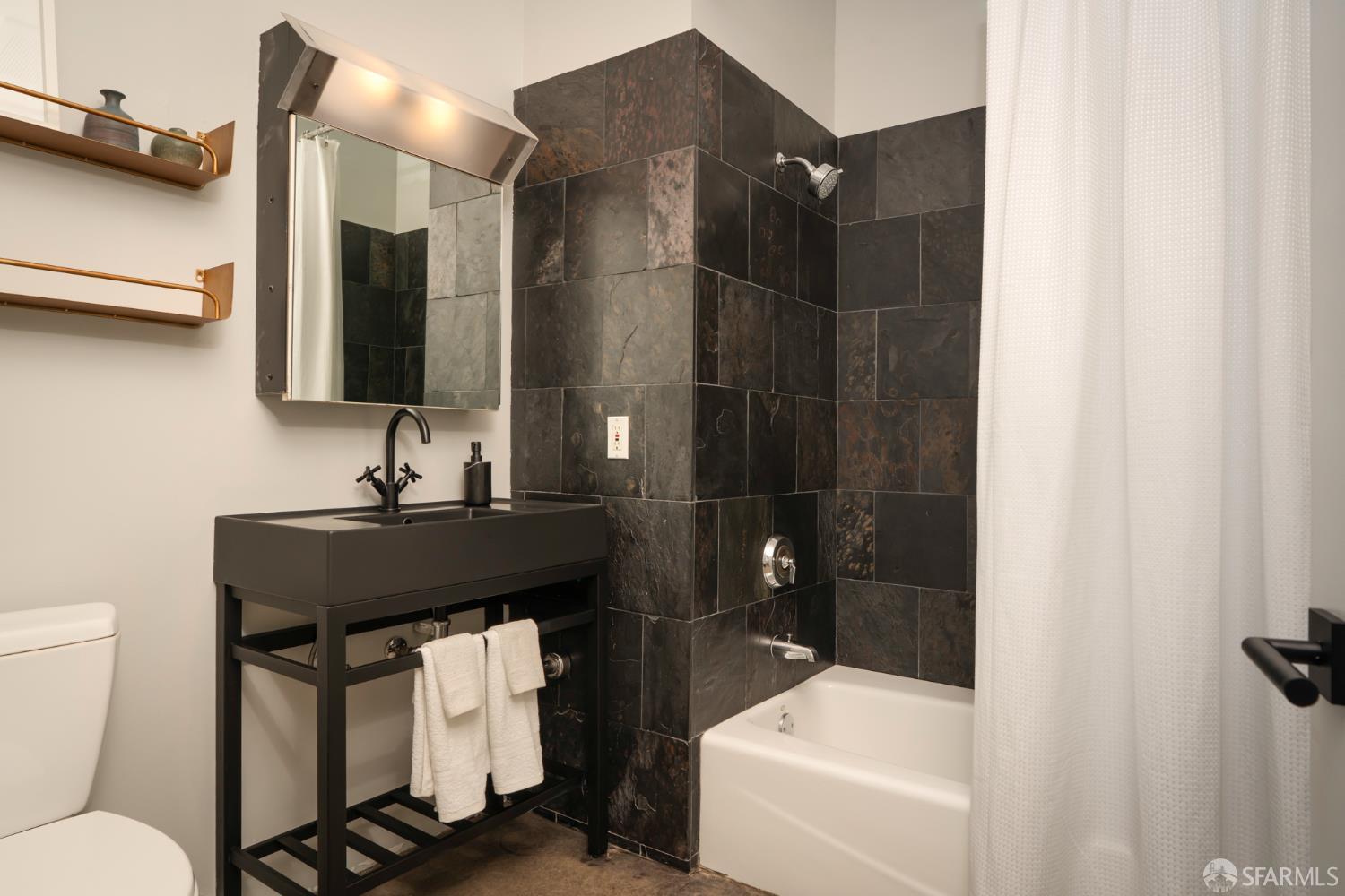 Photo #16: 426114069 Listing: Photo #16