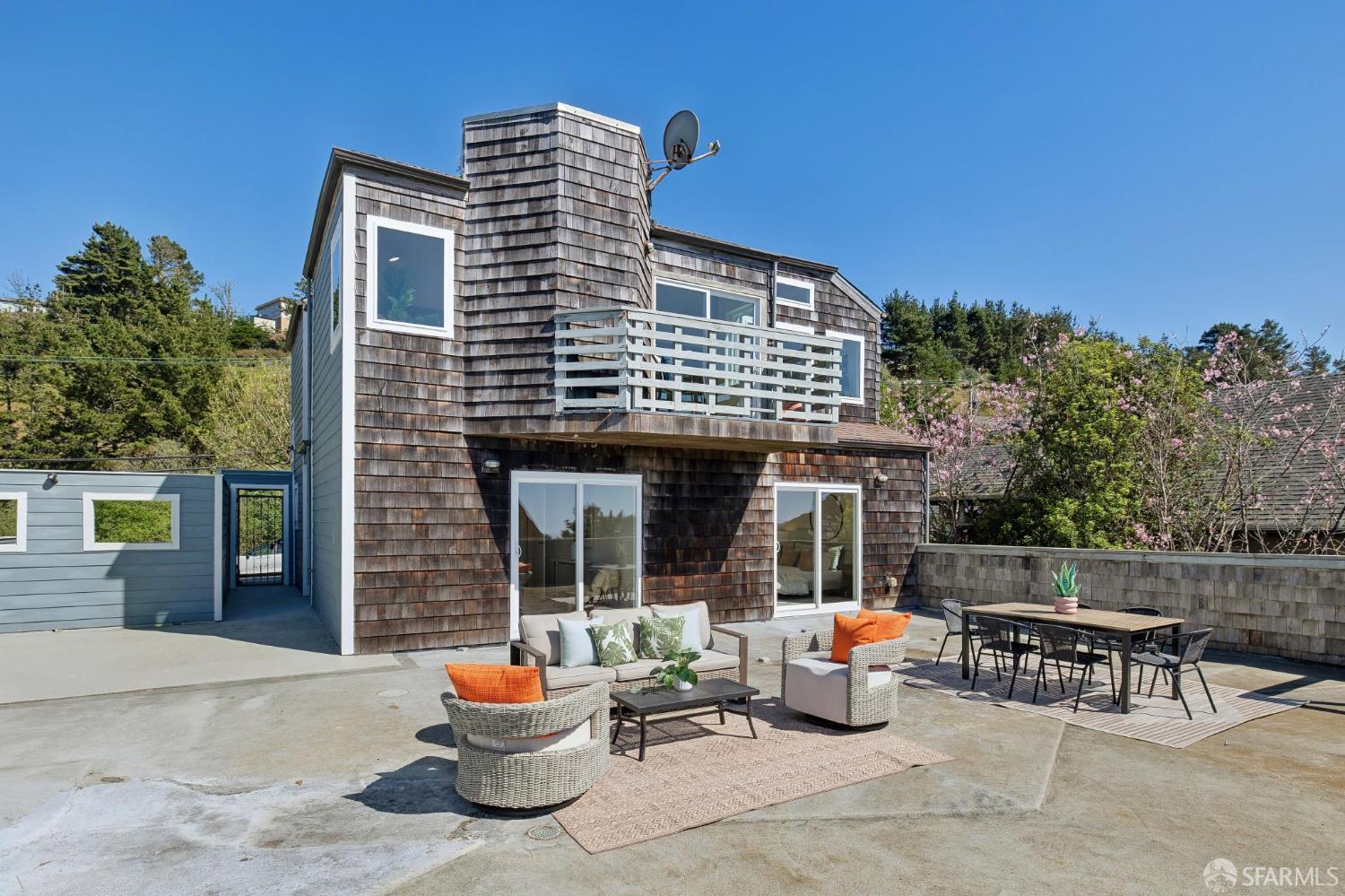 Detail Gallery Image 40 of 53 For 528 Monterey Rd, Pacifica,  CA 94044 - 3 Beds | 2/1 Baths