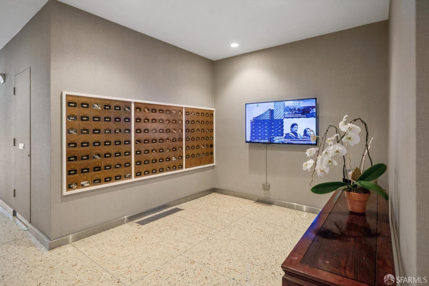 Detail Gallery Image 40 of 48 For 1000 North Point St #902,  San Francisco,  CA 94109 - 2 Beds | 1 Baths