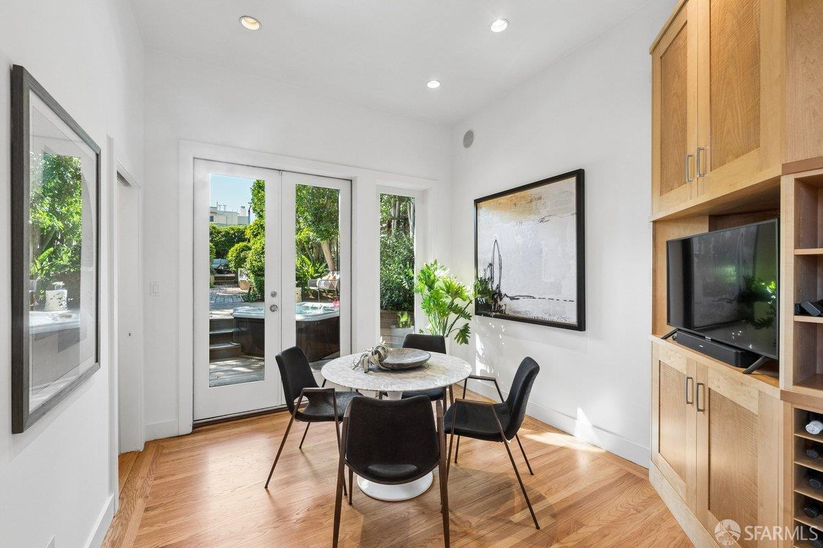 Detail Gallery Image 43 of 87 For 80 Diamond St, San Francisco,  CA 94114 - 3 Beds | 3 Baths