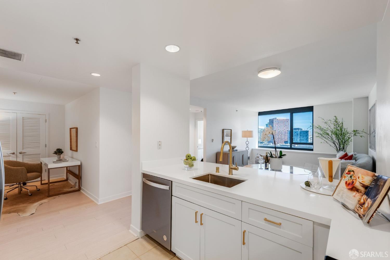 Photo #17: 426100759 Listing: Photo #17