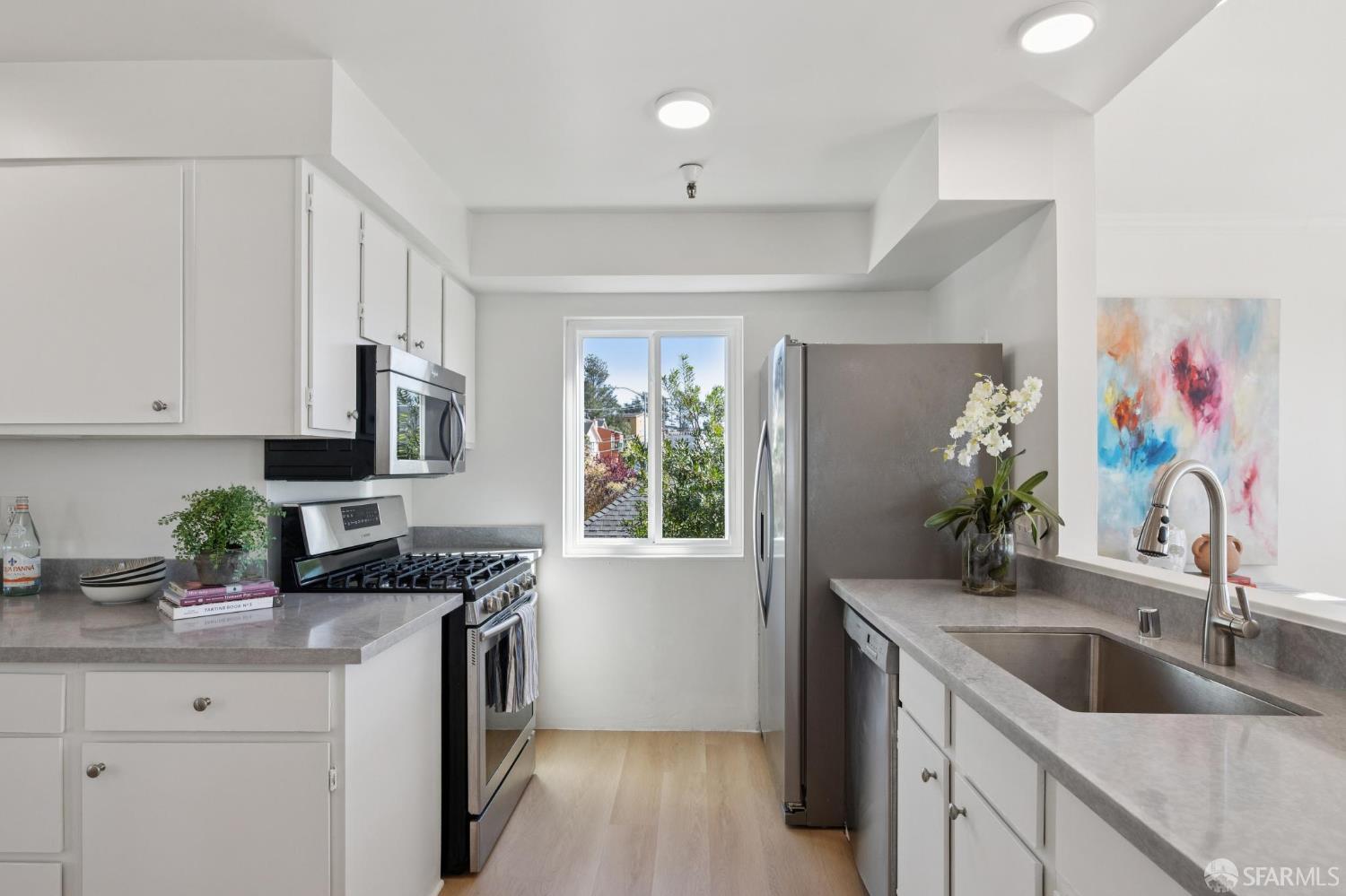 Detail Gallery Image 19 of 53 For 528 Monterey Rd, Pacifica,  CA 94044 - 3 Beds | 2/1 Baths