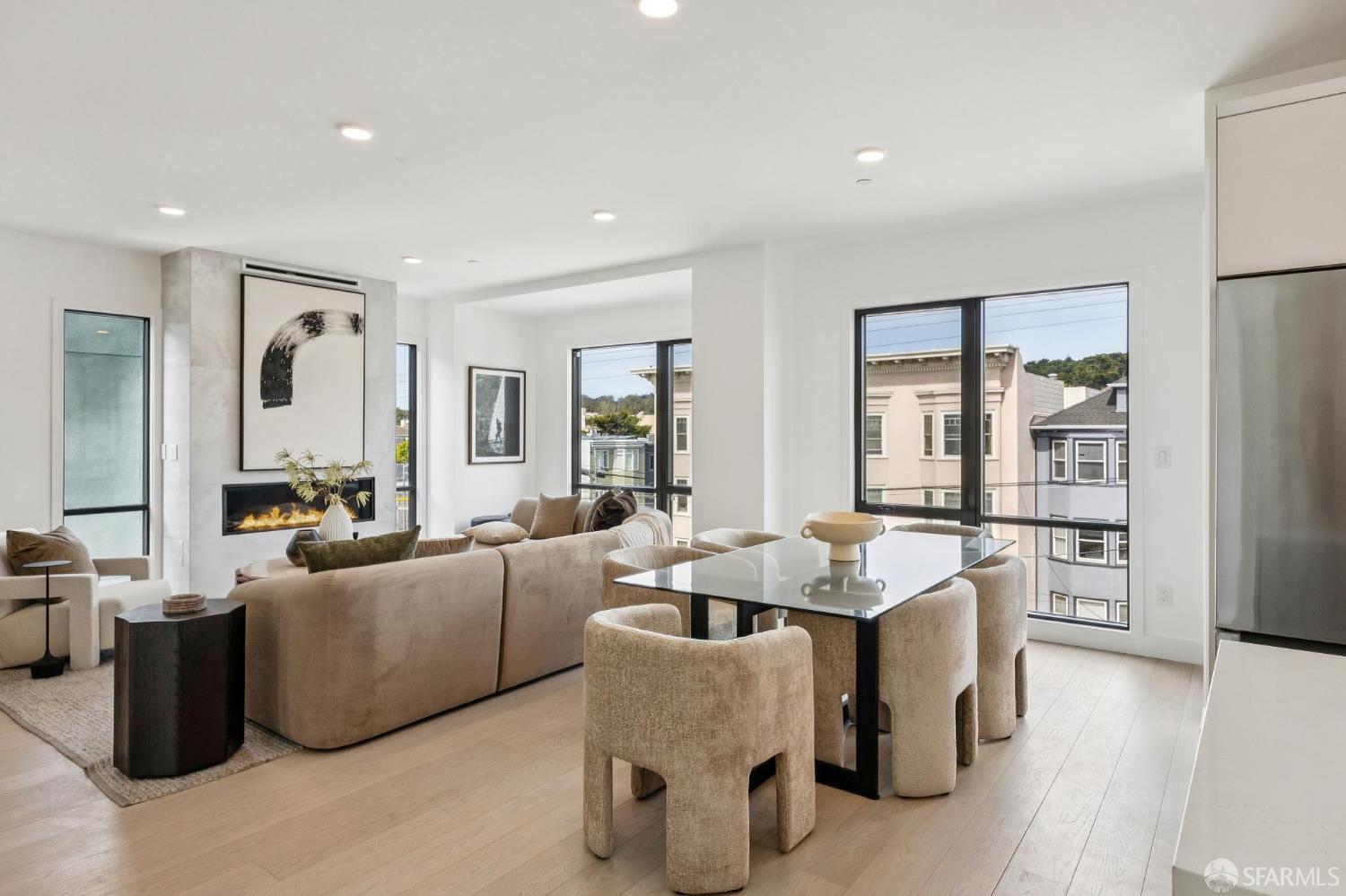 Photo #4: 426113949 Listing: Photo #4