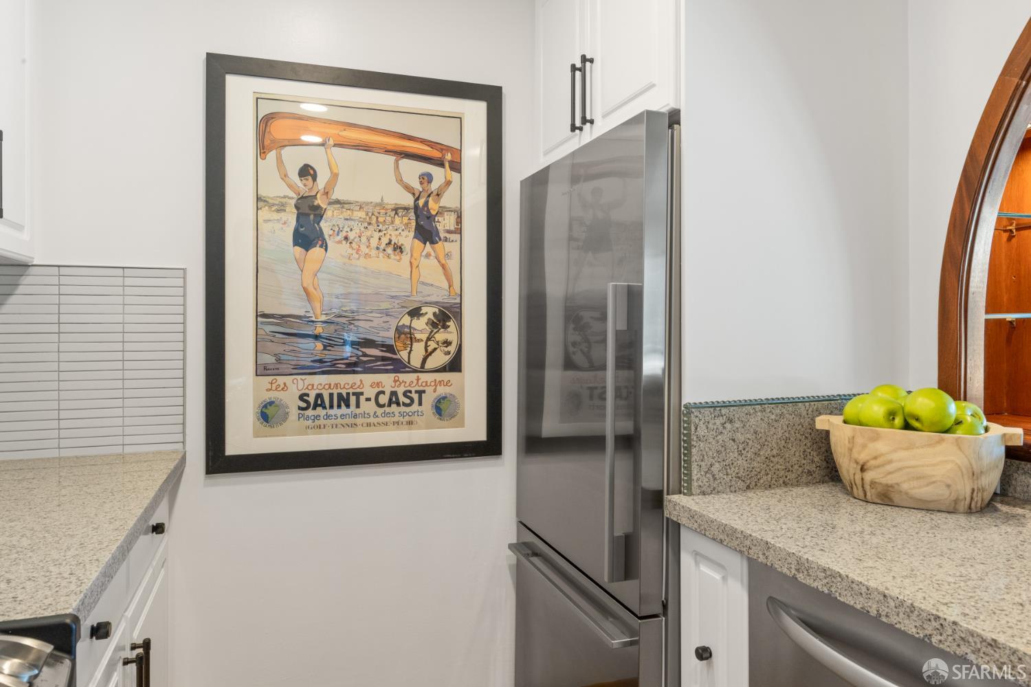 Photo #17: 426108101 Listing: Photo #17