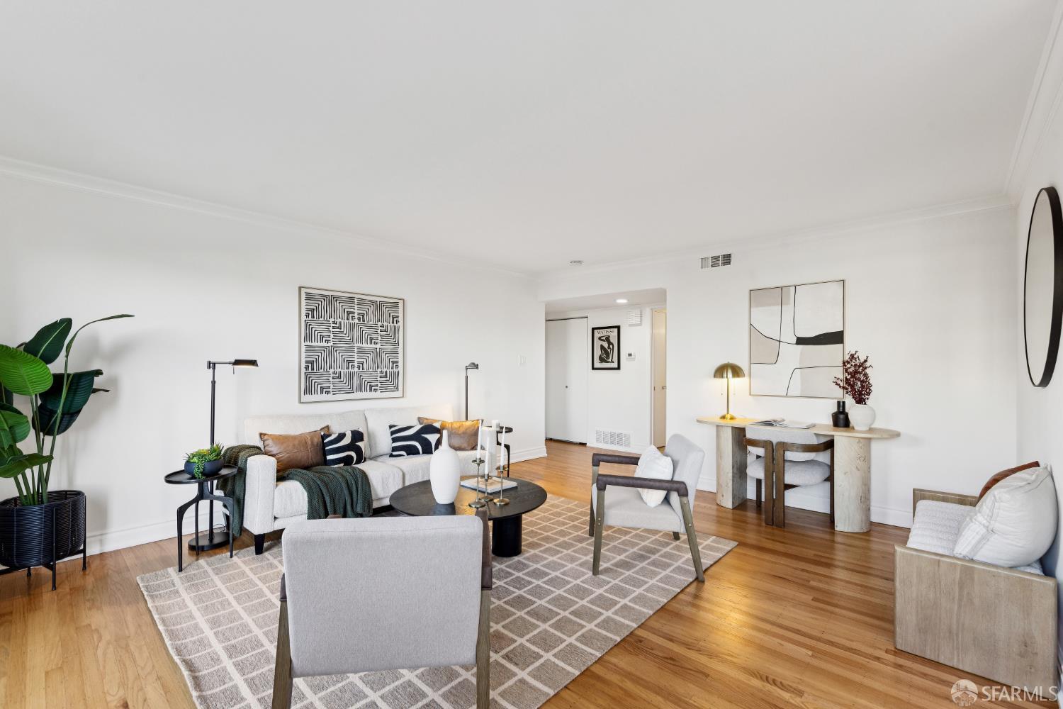 Photo #4: 426109558 Listing: Photo #4