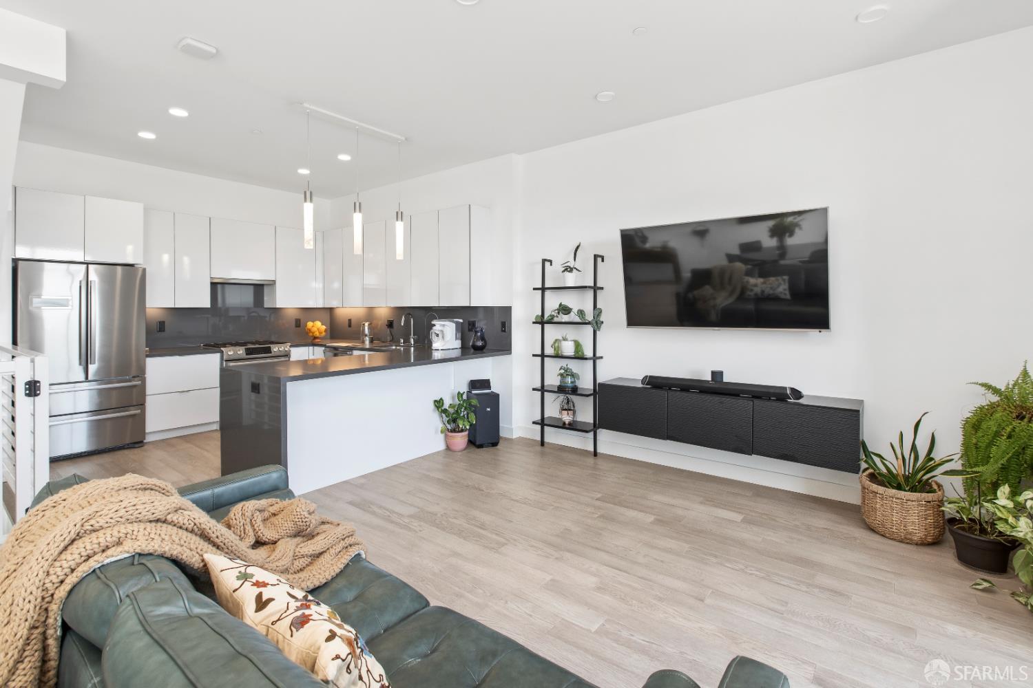 Photo #27: 426112671 Listing: Photo #27