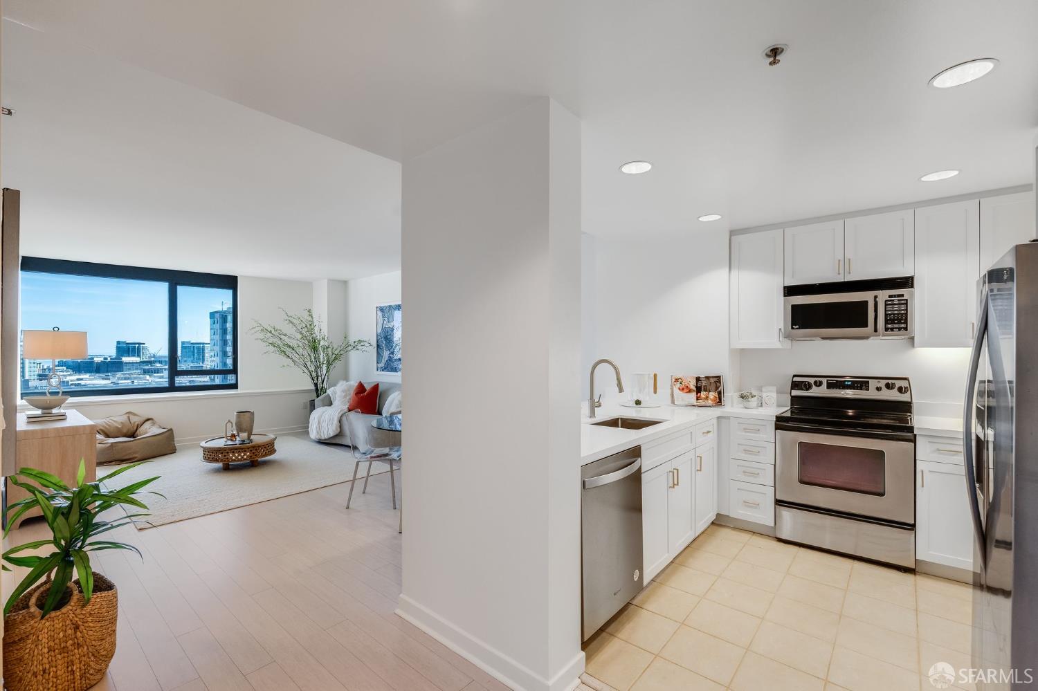 Photo #13: 426100759 Listing: Photo #13